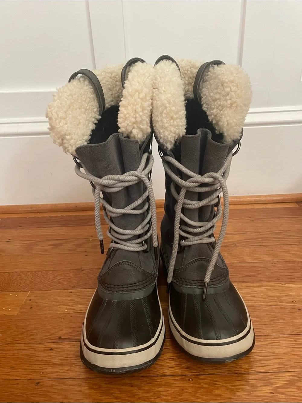 Sorel JOAN OF ARCTIC Women's Waterproof Snow Boot Genuine Suede Shearling Size 7